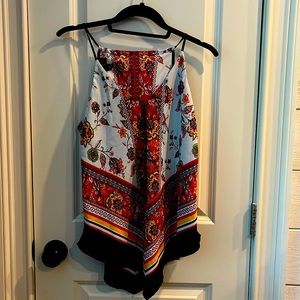 Spaghetti strap V cut top